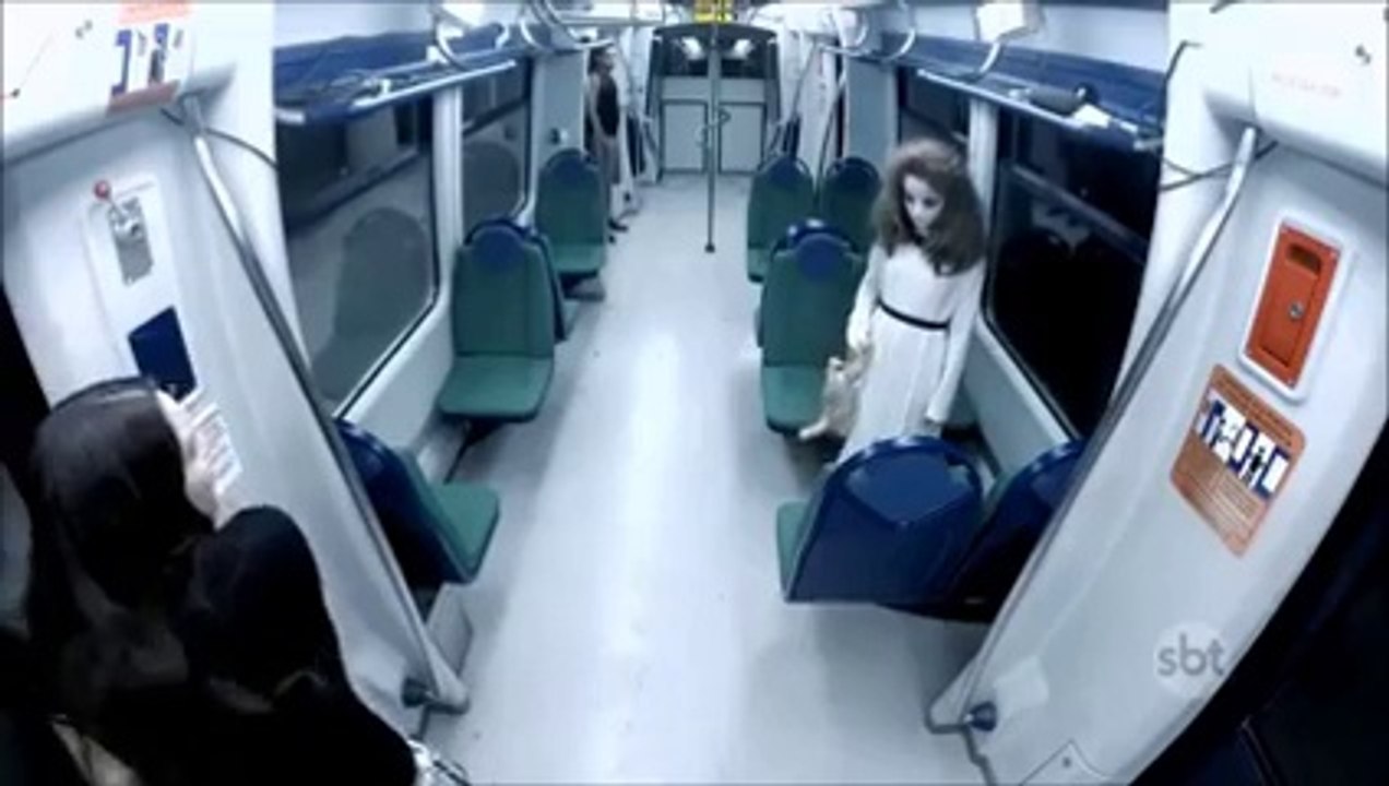 Catch the subway - Very funny