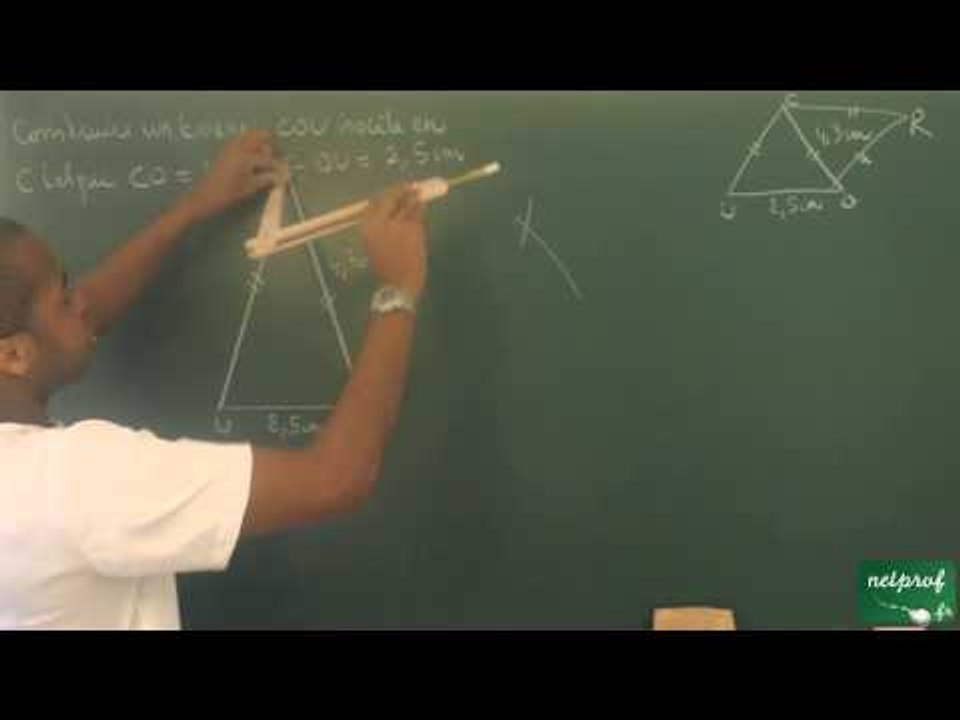 062 / Règle et compas / Construire plusieurs triangles