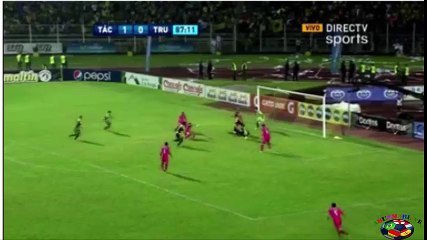 بالفيديو : عندما تأبى الكرة دخول المرمى