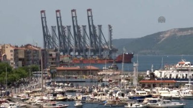 Liman Vinci Taşıyan Gemi, Çanakkale Boğazı'ndan Geçti