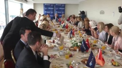 Bakan Bozkır, Türkiye İş Kadınları Derneği'nin Toplantısına Katıldı