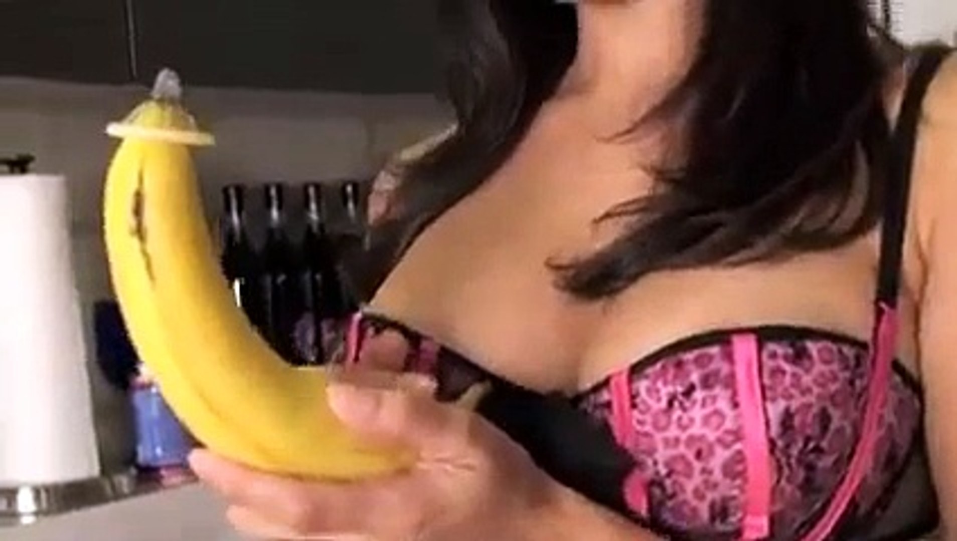 Sunny Leone Xxx Condom - How to use a condom by Sunny Leone - video Dailymotion