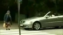 Old_lady airbag