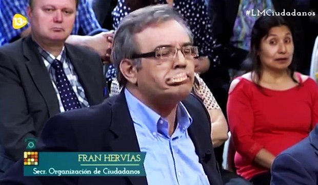 Eugenio Narvaiza perd son dentier en direct à la TV