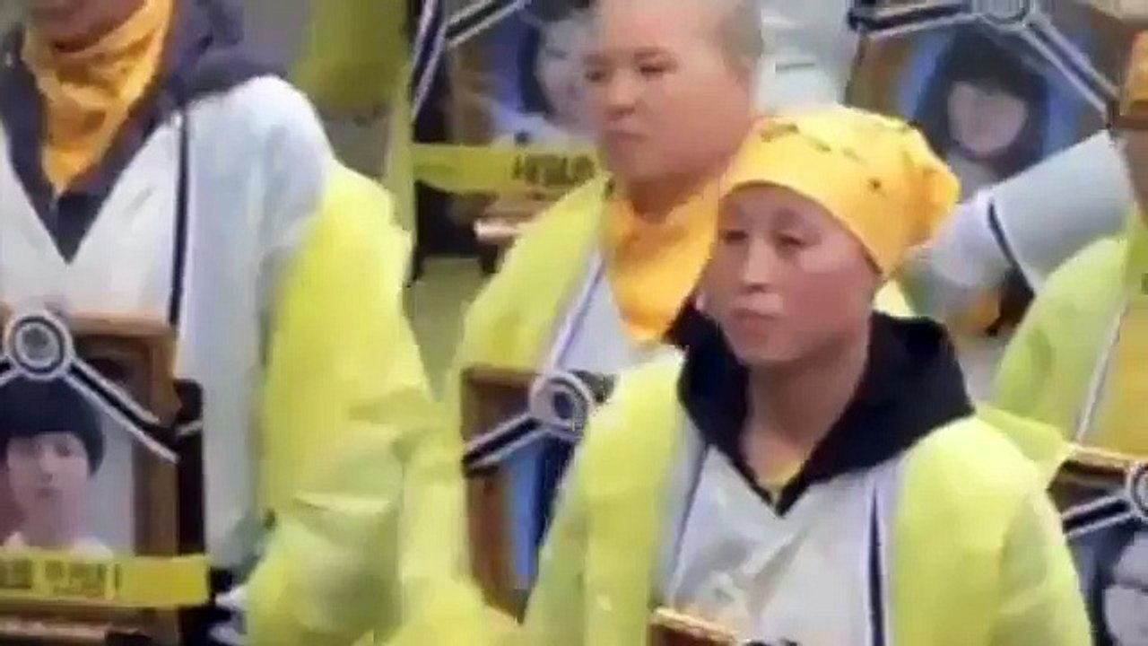 Families of Korean sunken ferry victims stage protest