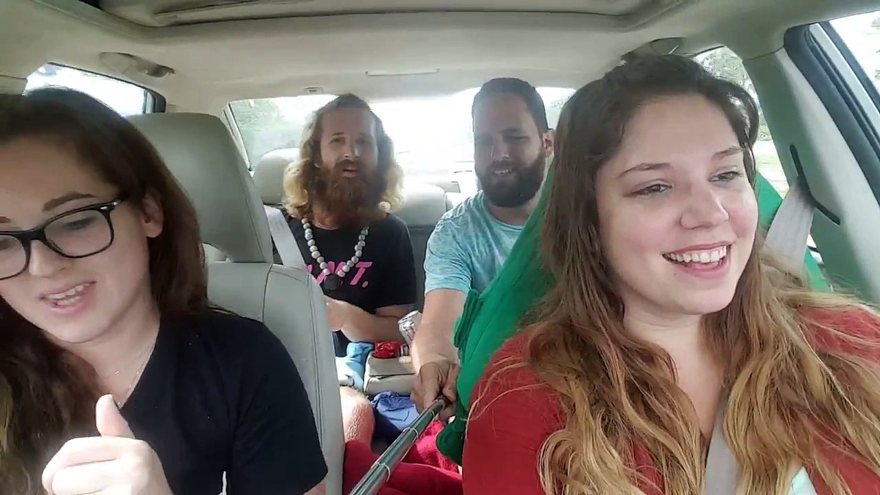 Grosse Sortie de Route alors qu'ils Tentaient d'Enregistrer une Vidéo pour YouTube