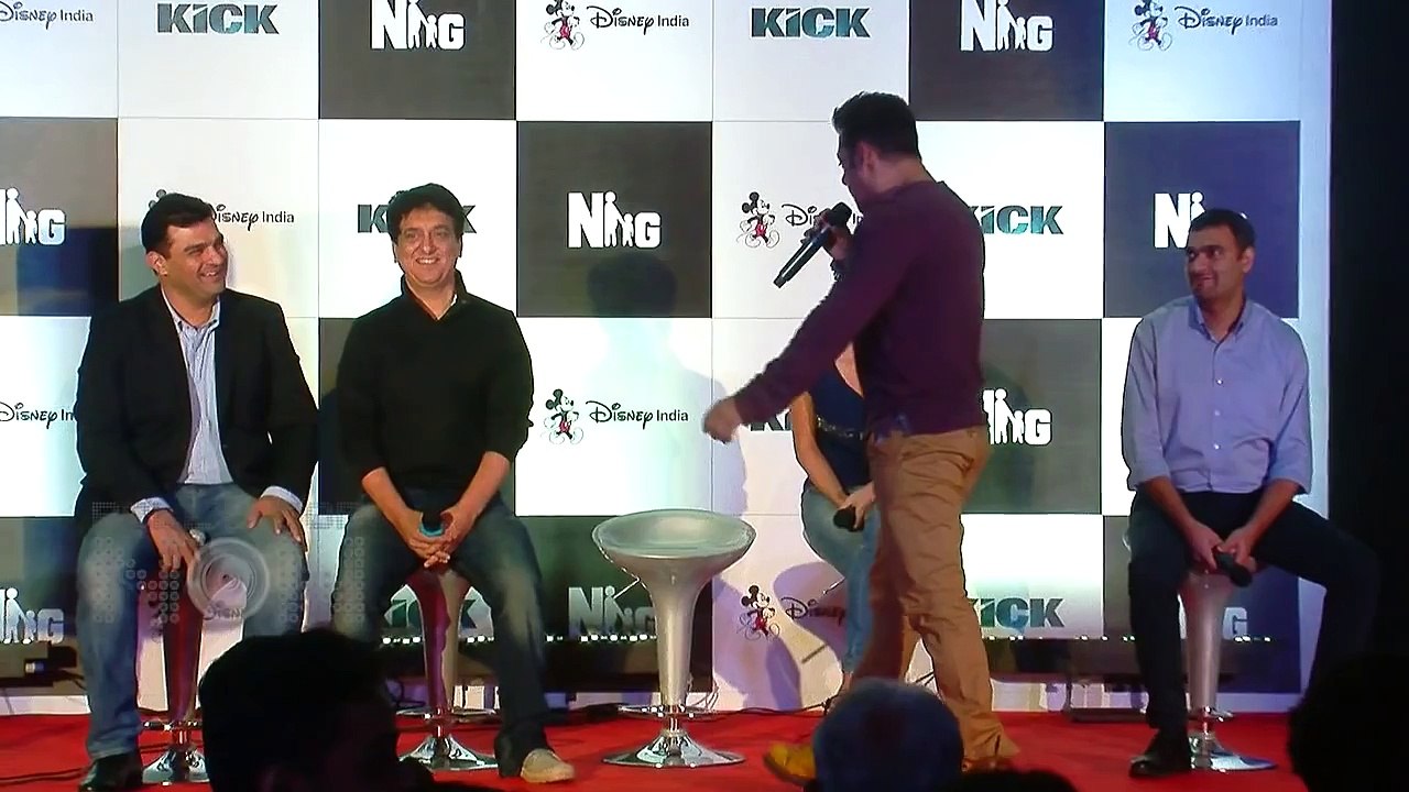 Salman Khan KISSES Jacqueline Fernandez! - KICK Game Launch