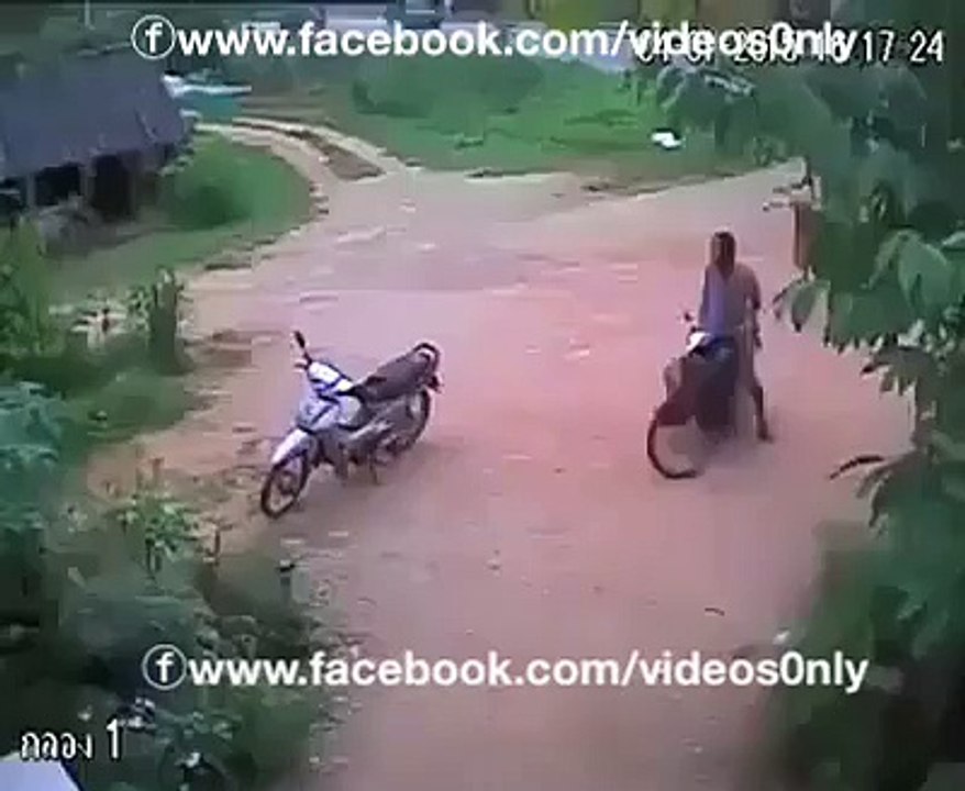 ‫سچ کہتے ہیں برا وقت بتا کر نہیں آتا۔ ‬