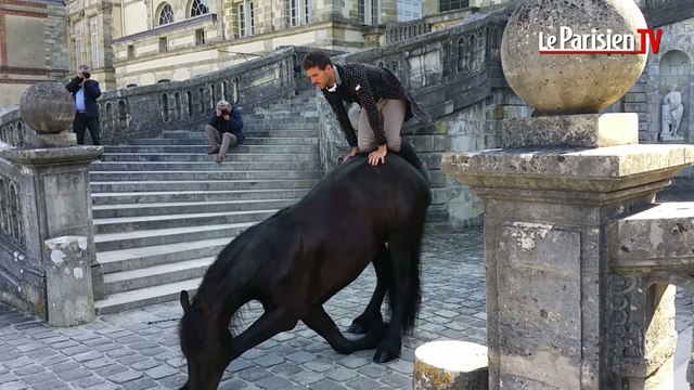 Fontainebleau : Santi Serra, le dresseur surdoué épate les touristes
