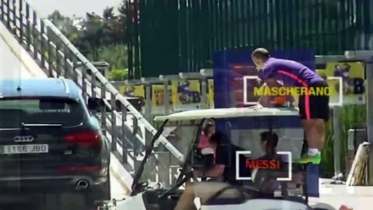 Lionel Messi et Javier Mascherano sont sur une voiturette de golf