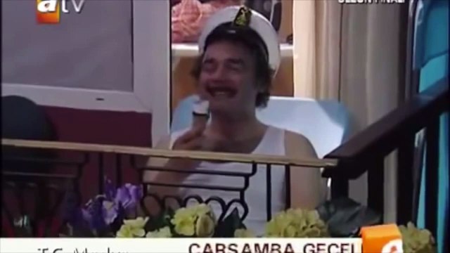 Komik Fuat Avni ve Tayyip Erdoğana karşı klibi