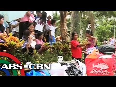 Mga nasa paanan ng nag-aalburotong Mayon nailikas na