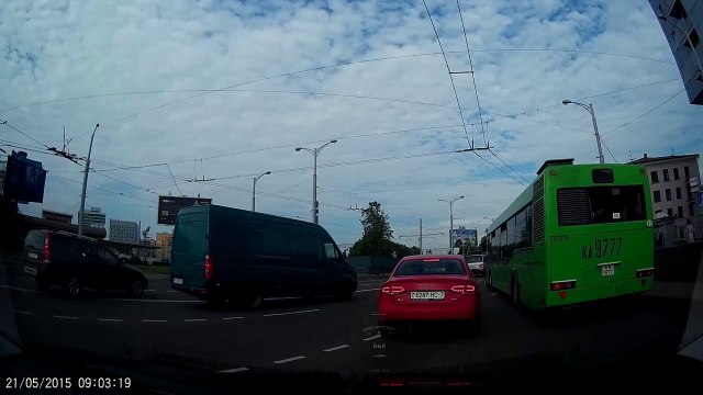 Неожиданная лобовуха для водителя Киа от водителя Вольво ДТП Минск 21.05.2015