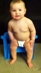 Baby dancing Let it go