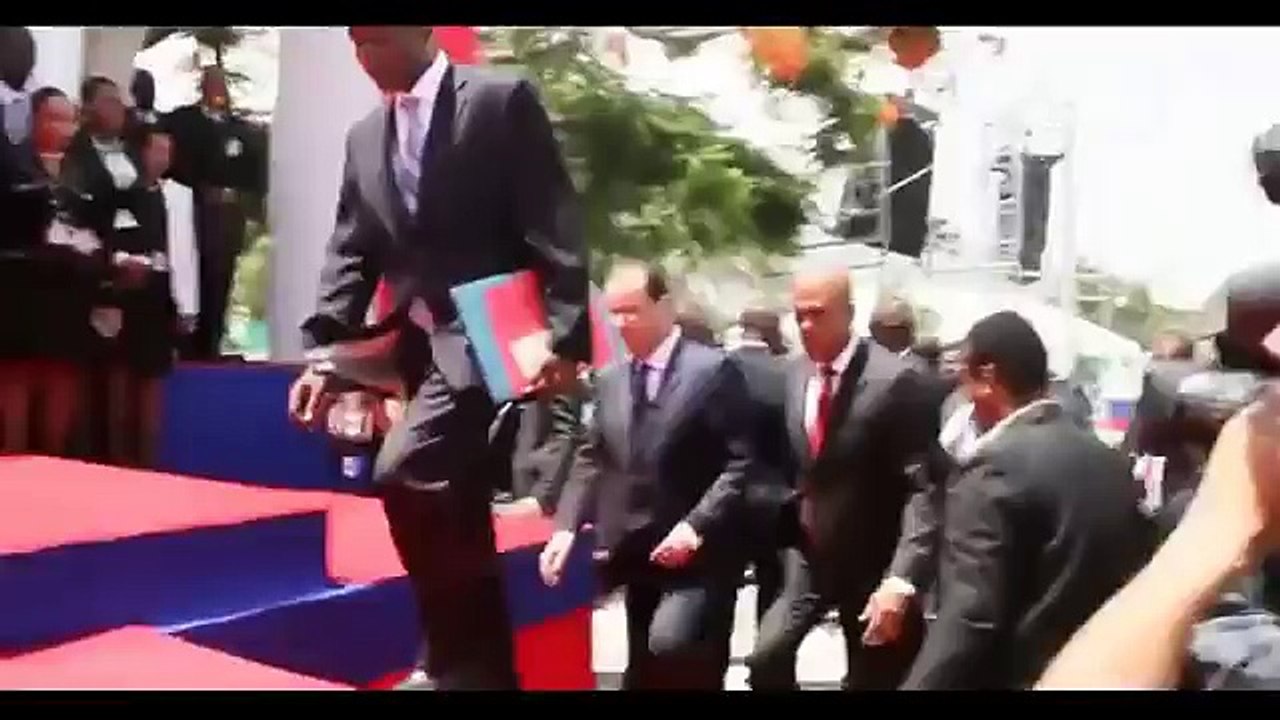 La chute du président français, François Hollande en Haïti - LOL