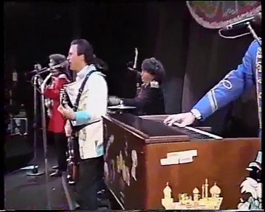 Pooh - Tanta voglia di lei, Pensiero, Noi due nel mondo e nell'anima