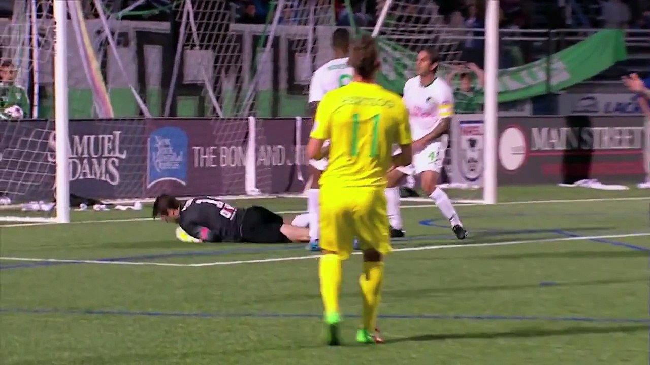 Former Cosmos Goalkeeper Hubert Birkenmeier Visits the Team