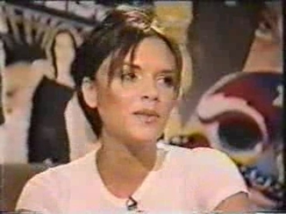 Spice Girls - Victoria [TFI Friday 98]