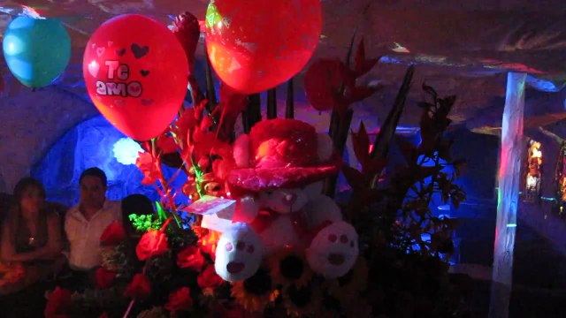 Night life in Cali, Colombia (Ночная жизнь в Кали, Колумбия)