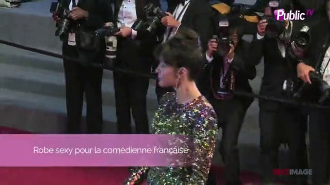 Exclu Vidéo : Cannes 2015 : Sophie Marceau, scintillante pour la montée des marches du film "Mountains May Depart"