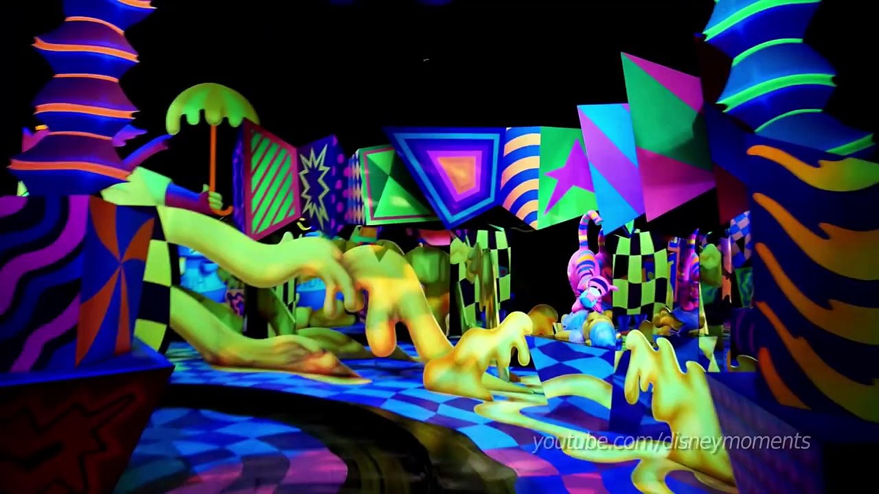 Winnie the Pooh Ride in Disneyland - Full Ride and More (2013, HD)