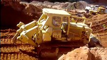 Bulldozer FiatAllis HD21C trabajando - at work
