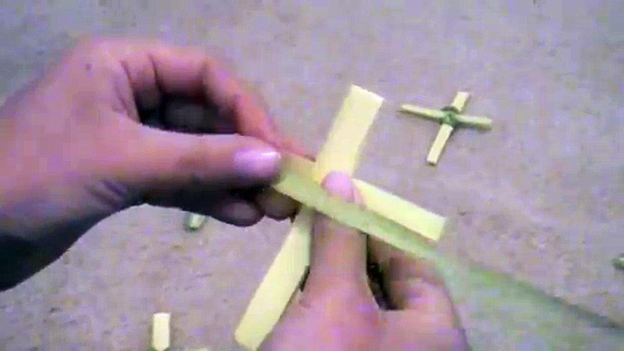 How to make a palm cross