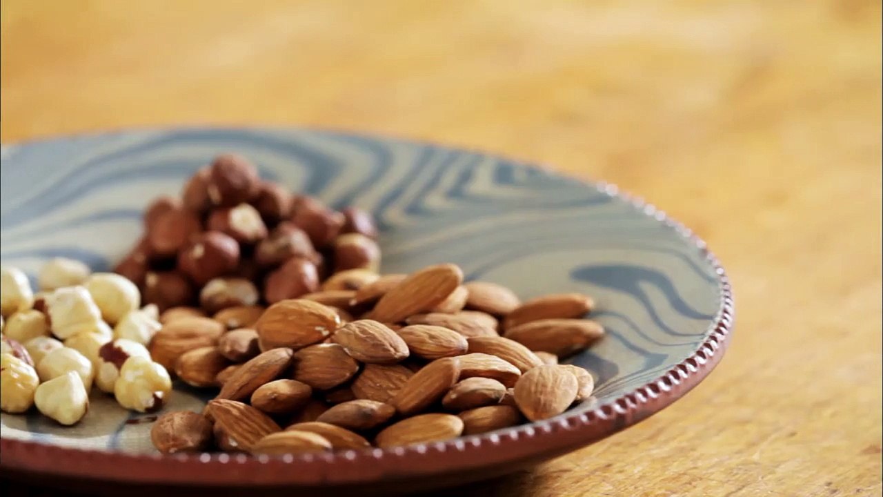 Toasting Nuts | How To | Food Network Asia