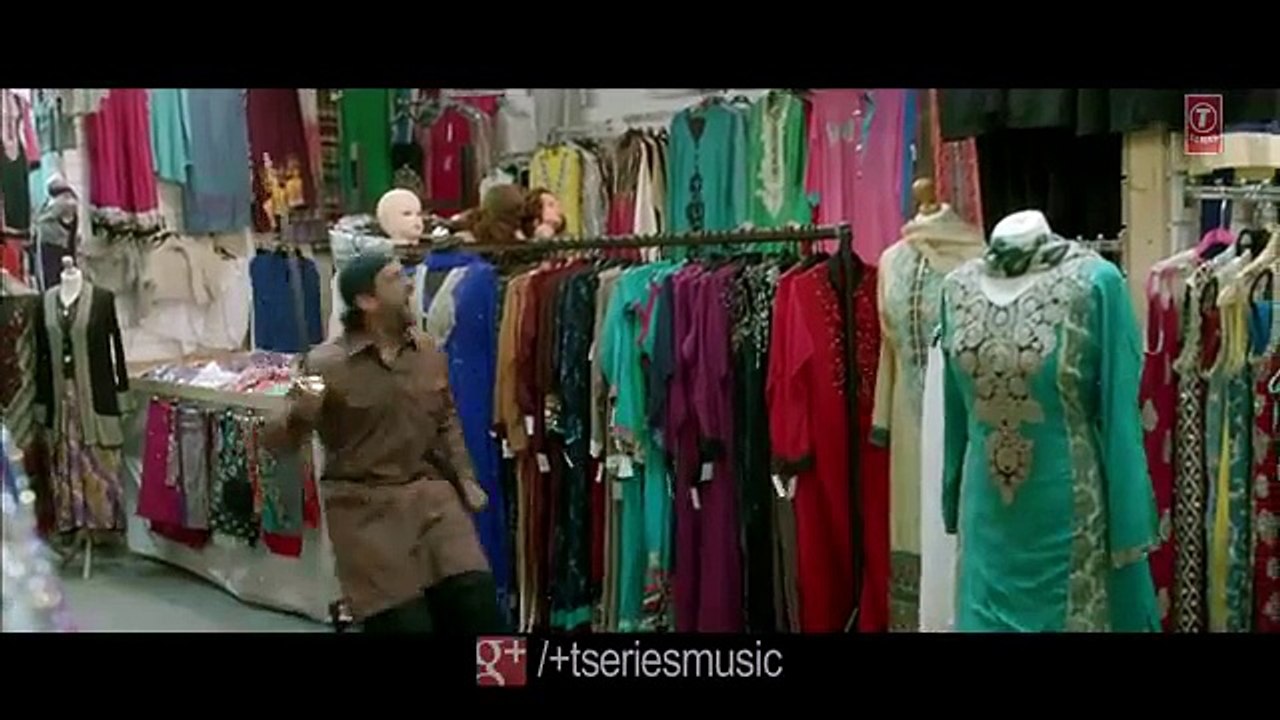 'Chal Bhaag' VIDEO Song - Welcome 2 Karachi