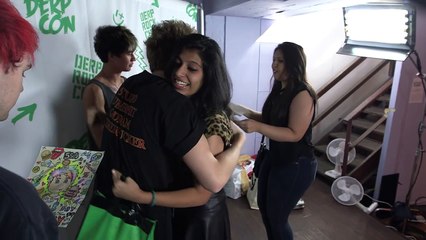 5 Seconds Of Summer DerpCon 2014: Winners Amrit & Simrat Meet & Greet 5SOS!