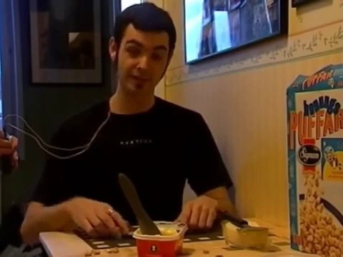 Manger en recevant des décharges électriques