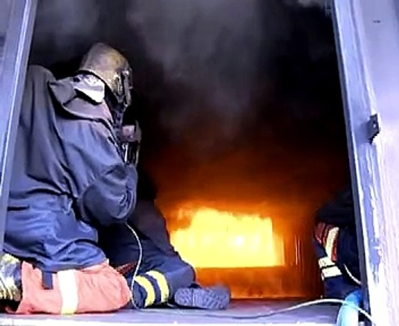 ⁣Interior fire simulator