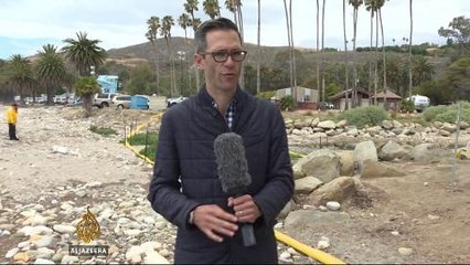 California deploys hundreds in oil spill clean-up