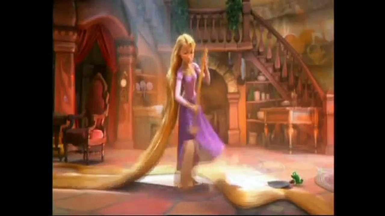Disney Tangled/Entrelaçados - When Will My Life Begin (EU Portuguese) HD