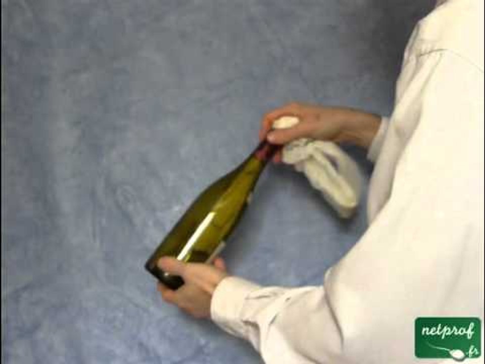 Le bouchon perdu dans la bouteille