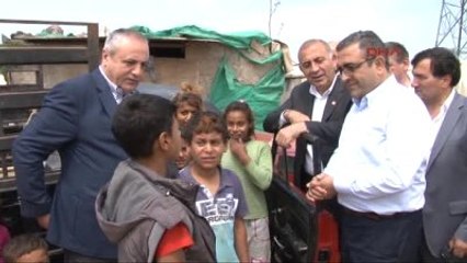 Tekin ve Tanrıkulu Çadırda Yaşayan Romanları Ziyaret Etti