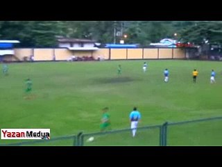 Kaleciden Hakeme Uçan Tekme