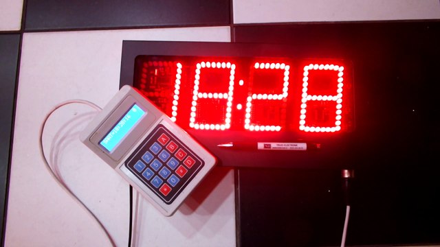 4-FABRİKA AYARLANABİLEN ALARMLI SAAT 0212 222 0958