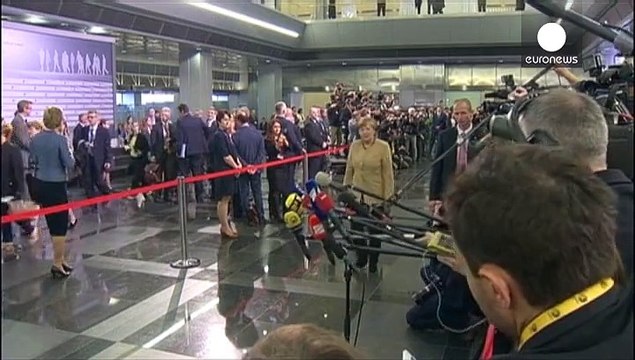 Merkel y Hollande ofrecen ayuda a Tsipras en negociación sobre deuda griega