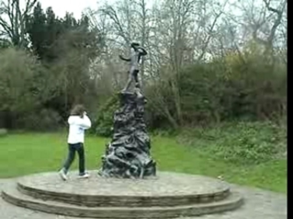 Statue