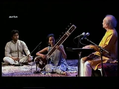 Sitar Legend Pt. Ravi Shankar & his lovely Daughter Anoushka