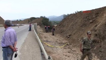 Скачать видео: Tokat - Otomobil Hes İnşaatına Uçtu: Biri Bebek 2 Ölü, 3 Yaralı