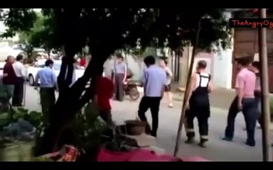 Newborn Baby Rescued From Toilet Sewage Pipe in China - Extended Footage
