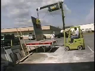 forklift crash | heftruck crash