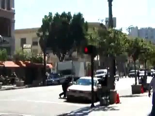 FUNNY ROBERS ROB A BANK MUST WATCH AND POLICE MEN HAD NO IDES WHAT GOING TO DO