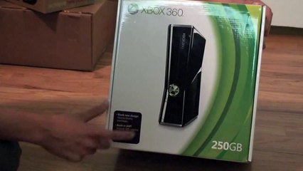 New Xbox 360 "Slim" Unboxing