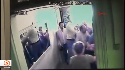 AKP’li Vekilin Elini Sıkmayan esnafı eşinin yanında tekme tokat dövdüler