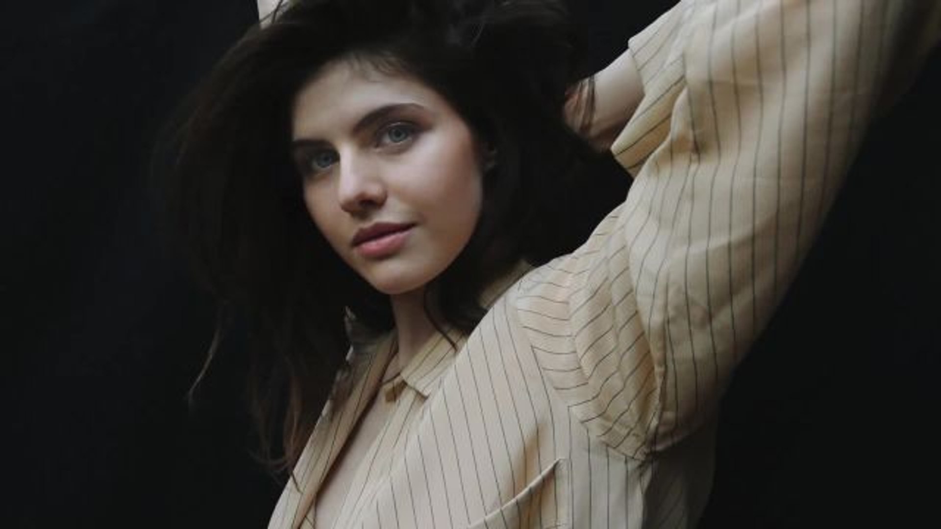 Behind-the-Scenes With Alexandra Daddario - video Dailymotion