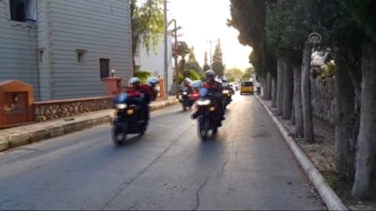 Genç Komiser Düğününe Ekip Arkadaşları Eşliğinde Gitti