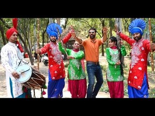 Akshay Kumar Does Bangra & Celebrates Baisakhi in Chandigarh
